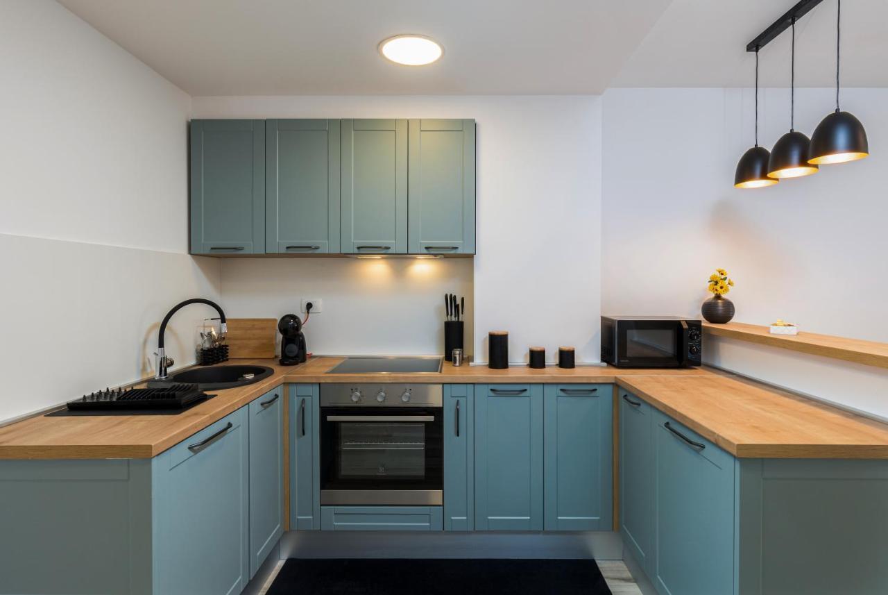 Pier Free Parking And Balcony Apartment *